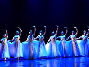 ★Yi Dance★ 多伦多最高水准的中国舞和英皇芭蕾！