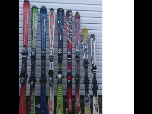 二手滑雪用具甩卖, 冰钓拖车滑雪板甩卖