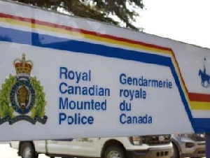 
                大反转！印度男子移民欺诈案永久中止审理，称"司法系统的胜利"
            