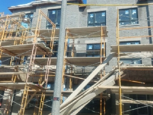 
                全行业告急! 26家地产大佬集体喊话卡尼: 海外买家不能再禁了
            