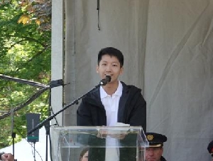 
                多伦多龙舟赛弘扬体育精神与传统文化
            