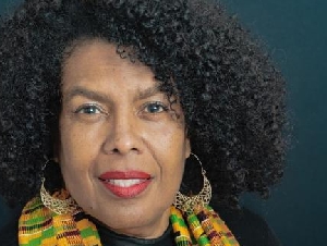 
                黑人女性乘客称遭加航华裔员工歧视案开庭审理，索赔4万元
            