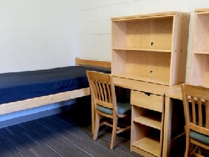 中国双一流高校恶心宿舍曝光！ 全网炸锅