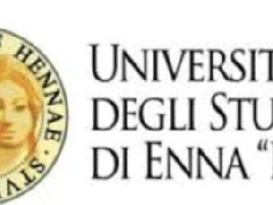 意大利妈妈刚生完娃 大学教授就上产房让她考试