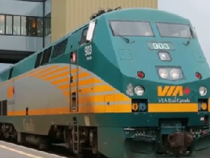 
                大多伦多一老人被火车撞死：多伦多开往蒙特利尔66次列车延误
            