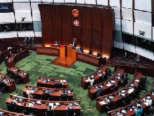 北京下令“一个不留” 香港多名议员引退