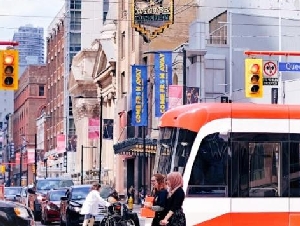 
                加拿大政府出手！重罚违规雇主500万，最高罚100万、禁10年！
            