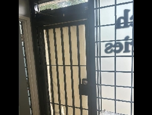 制作安装维修【铁艺大门】【铁艺防盗门】【楼梯、扶手】【铁艺围栏】上门维修等