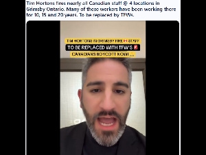 
                "必须抵制"! Tim Hortons裁员视频刷屏, 加拿大人彻底破防了
            