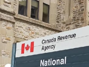 
                快申请！CRA大规模招聘客服，年薪可达7.3万，无需大学学历
            