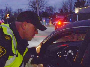 
                “如果开车，千万别喝酒”：GTA警方敦促跨年夜庆祝前提前做好计划
            