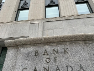 
                加拿大央行裁员10%，2名核心高管离职！卡尼政府"瘦身"动真格
            