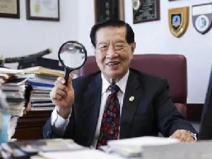 
                神探还是"王立军"？李昌钰信任危机 被指伪造证据
            