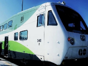 
                GO 三条线路春季提速！Lakeshore 东西线周末恢复 15 分钟一班
            