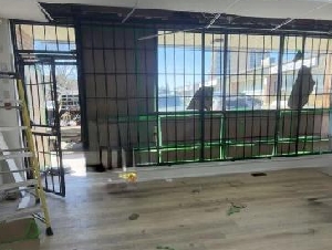 ★电焊维修 ★ 铁艺围栏扶手★铁艺大门★移动电焊可上门制作安装★