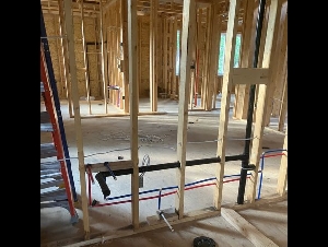 专业持牌水工 Licensed Plumber 专治漏水 管道疏通 24小时维修