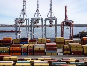 
                经济衰退阴影消除？加拿大贸易顺差大增至27亿，得益于油价走高
            