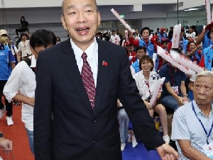 韩国瑜霸气喊3个字 反毒油大动员“穿云箭”再现