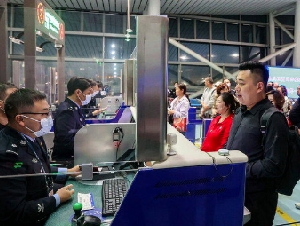 精准算计！6个月-3年不准出境 废掉你的永居