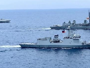 中国连发3个航行警告：实弹射击…