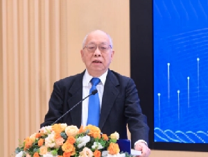 丘成桐数学与AI实验室联盟在清华大学成立
