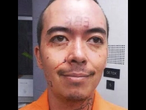 俄州教授夫妇陈尸家中 儿被拘时称：正在逃离邪教