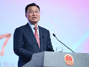 中国驻美国大使馆举行国庆77周年招待会